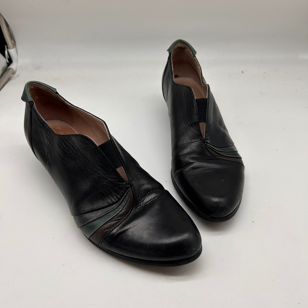 Regarde Le Ciel Black Leather Layered V-Cut Shooties Low Heel Almond Toe Size 40